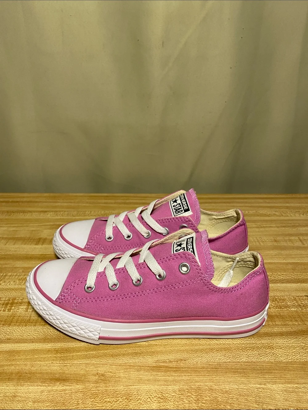 Converse All Star Low Top Pink lavender Canvas Sneakers Youth size 1